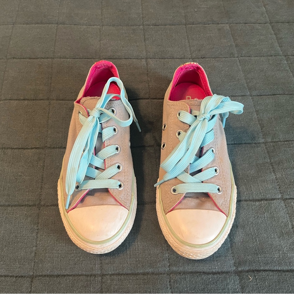 Kids Converse Gray Sneakers Low-Top with Double Tongue